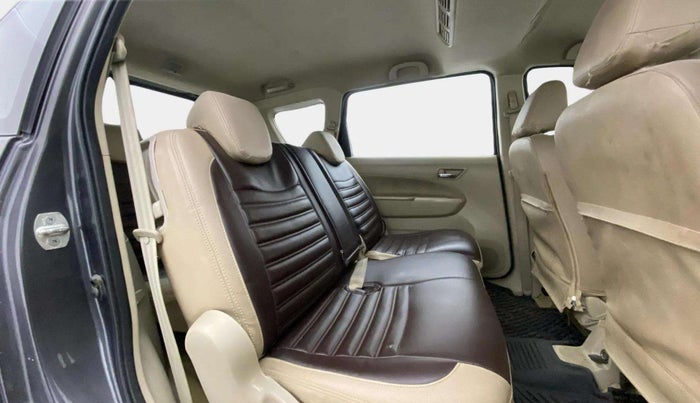 2017 Maruti Ertiga ZXI+, Petrol, Manual, 97,637 km, Right Side Rear Door Cabin