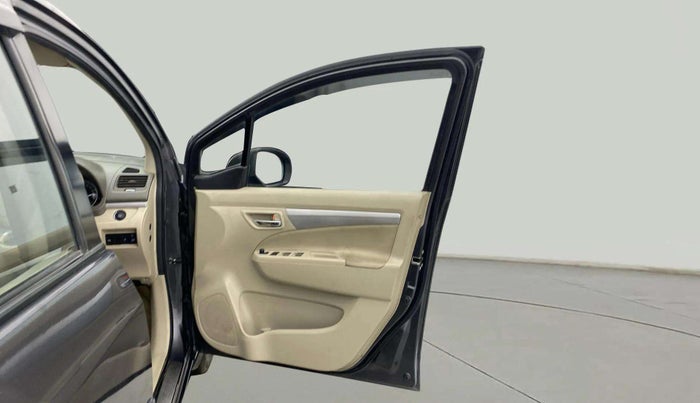 2017 Maruti Ertiga ZXI+, Petrol, Manual, 97,637 km, RHS Front Door