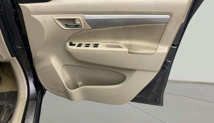 2017 Maruti Ertiga ZXI+, Petrol, Manual, 97,637 km, Driver Side Door Panels Control