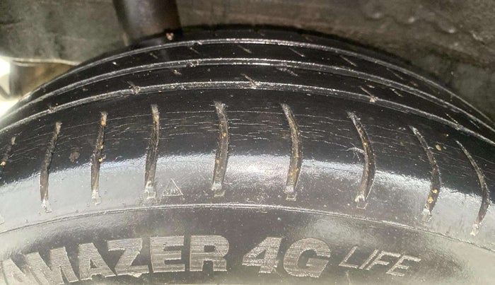 2013 Honda Brio V AT, Petrol, Automatic, 77,011 km, Right Rear Tyre Tread