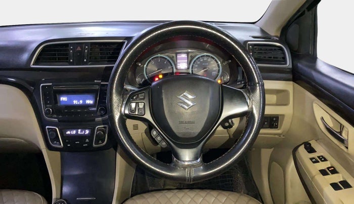 2016 Maruti Ciaz VDI+ SHVS, Diesel, Manual, 76,757 km, Steering Wheel Close Up