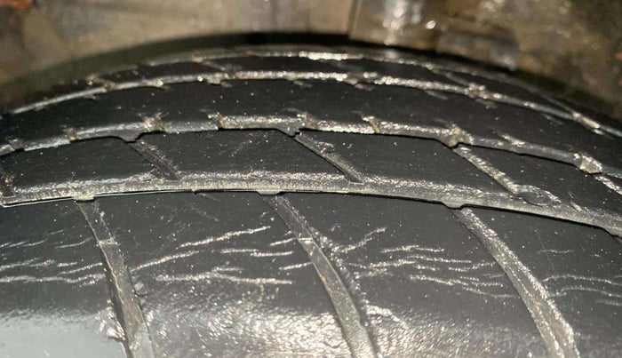 2015 Maruti Celerio ZXI, Petrol, Manual, 26,558 km, Left Front Tyre Tread