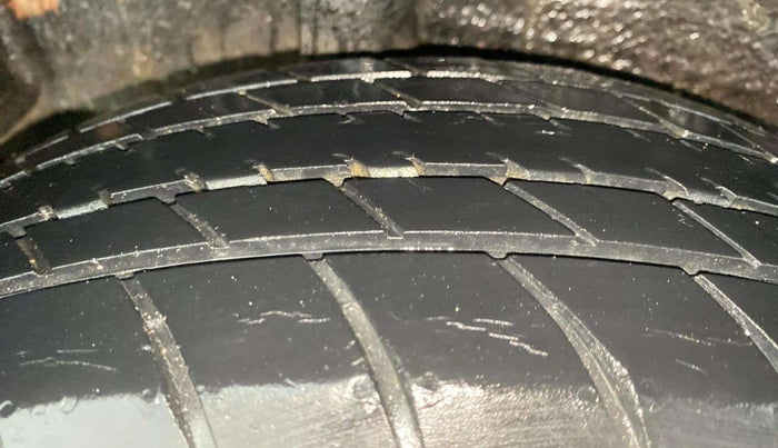 2015 Maruti Celerio ZXI, Petrol, Manual, 26,558 km, Right Rear Tyre Tread