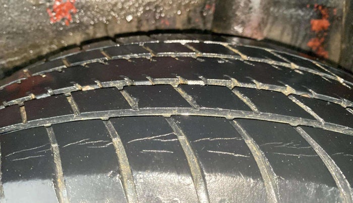 2015 Maruti Celerio ZXI, Petrol, Manual, 26,558 km, Left Rear Tyre Tread