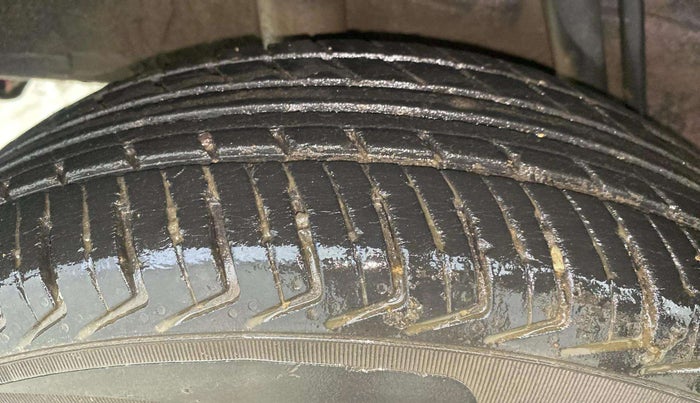 2018 Renault Kwid RXT 1.0 AMT (O), Petrol, Automatic, 57,530 km, Right Rear Tyre Tread