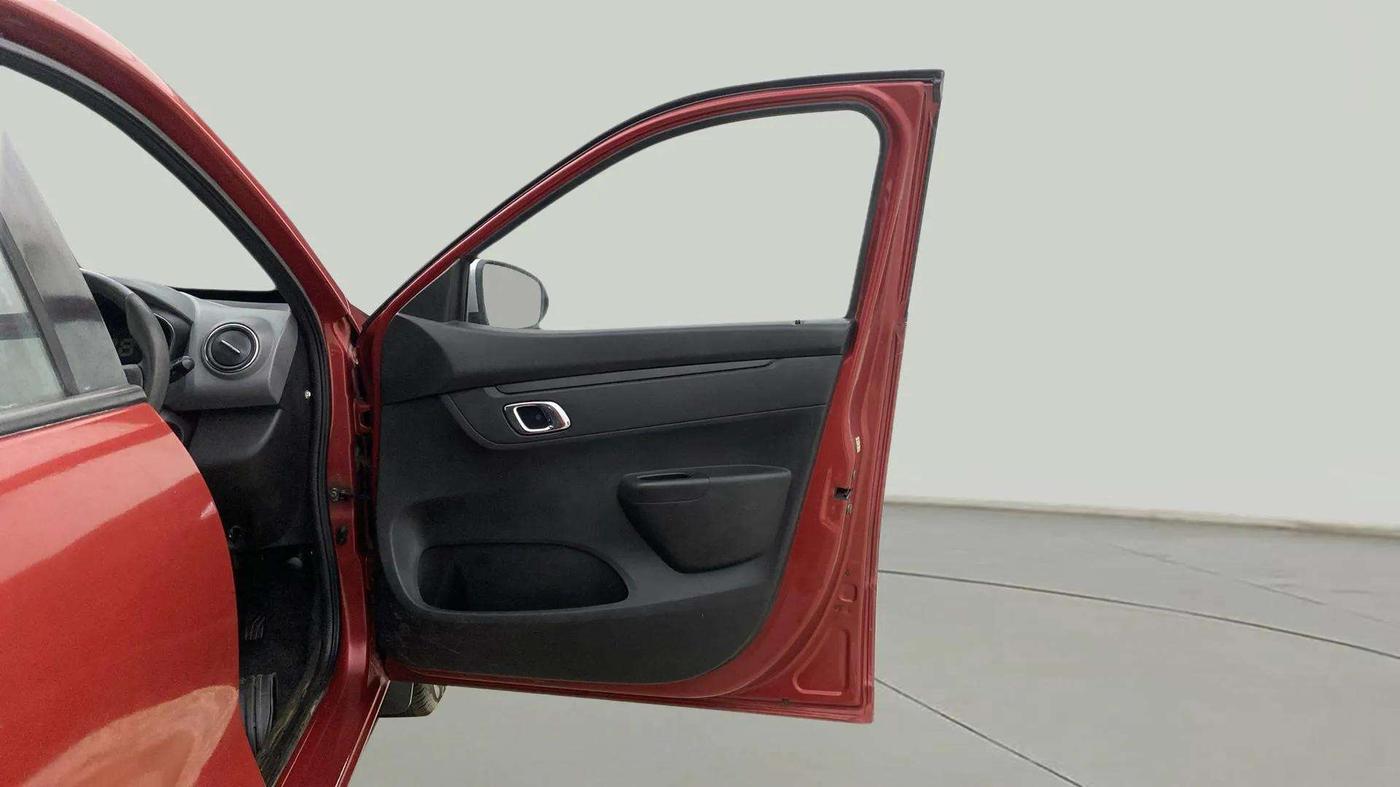 2018 Renault Kwid RXT 1.0 AMT (O), Petrol, Automatic, 57,544 km, RHS Front Door