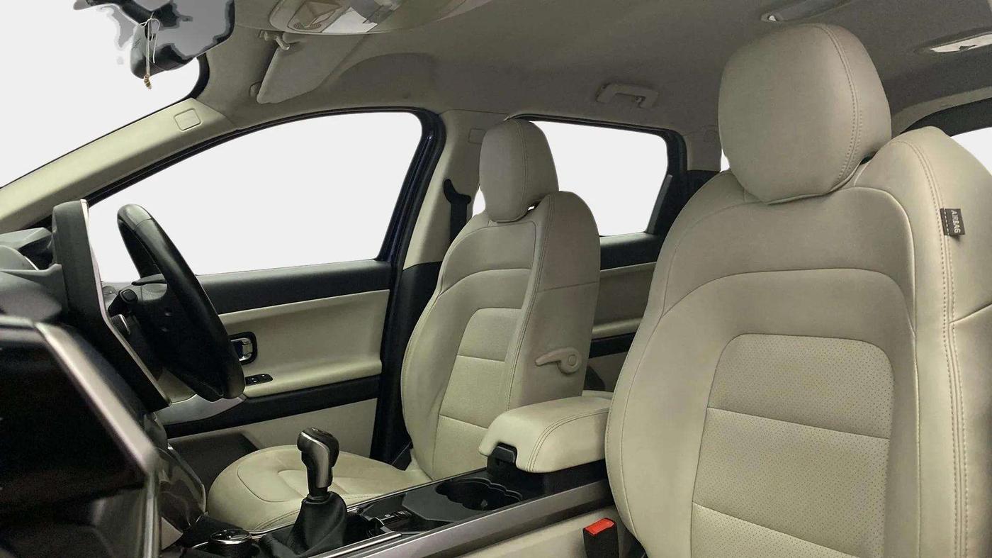 2021 Tata Safari XZ, Diesel, Manual, 70,011 km, Right Side Front Door Cabin