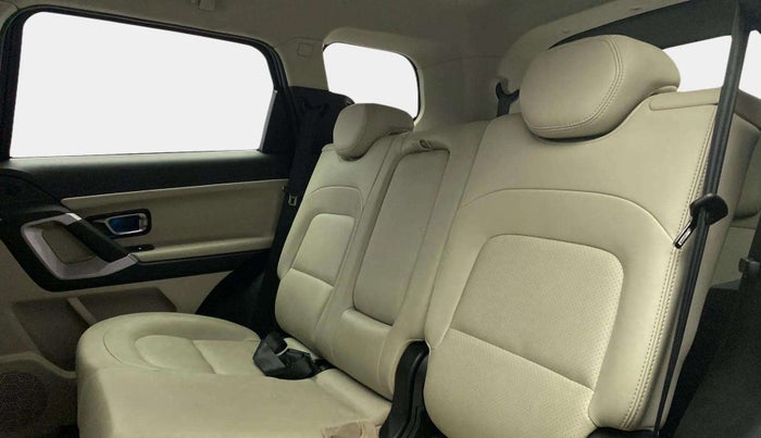 2021 Tata Safari XZ, Diesel, Manual, 70,011 km, Right Side Rear Door Cabin