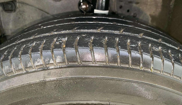 2016 Honda Brio S MT, Petrol, Manual, 65,257 km, Left Front Tyre Tread