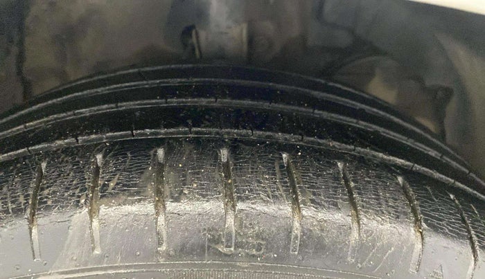 2019 Maruti Baleno ZETA PETROL 1.2, Petrol, Manual, 71,630 km, Right Front Tyre Tread