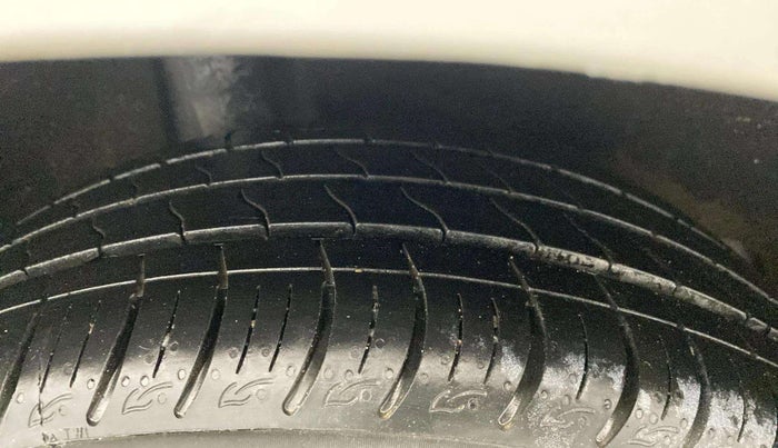 2019 Maruti Baleno ZETA PETROL 1.2, Petrol, Manual, 71,630 km, Right Rear Tyre Tread