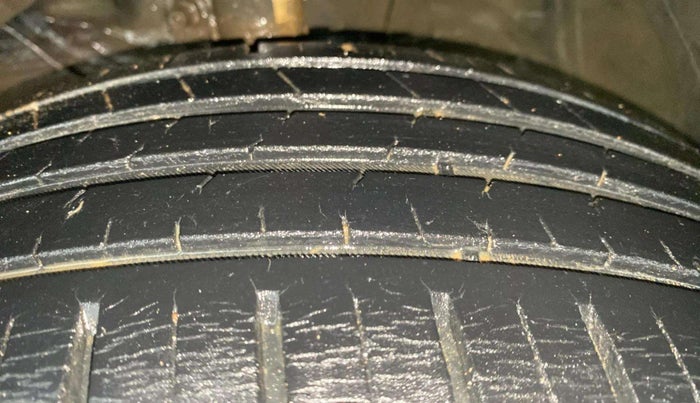 2019 Maruti Baleno ZETA PETROL 1.2, Petrol, Manual, 33,832 km, Left Front Tyre Tread