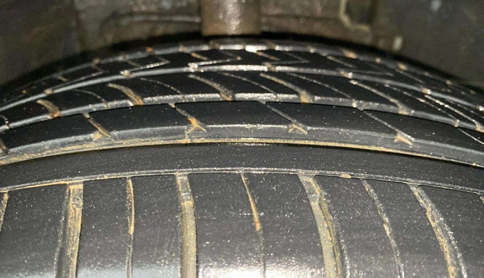 2018 Tata NEXON XZA PLUS DIESEL, Diesel, Automatic, 1,03,857 km, Right Front Tyre Tread