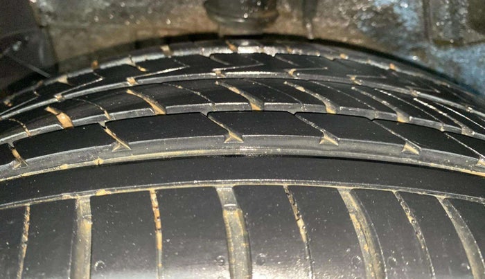2018 Tata NEXON XZA PLUS DIESEL, Diesel, Automatic, 1,03,857 km, Right Rear Tyre Tread