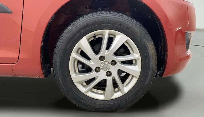2014 Maruti Swift ZXI, Petrol, Manual, 52,567 km, Right Front Wheel