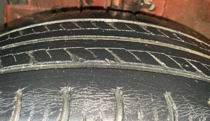 2014 Maruti Swift ZXI, Petrol, Manual, 52,567 km, Left Front Tyre Tread