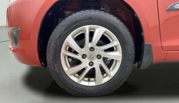 2014 Maruti Swift ZXI, Petrol, Manual, 52,567 km, Left Front Wheel