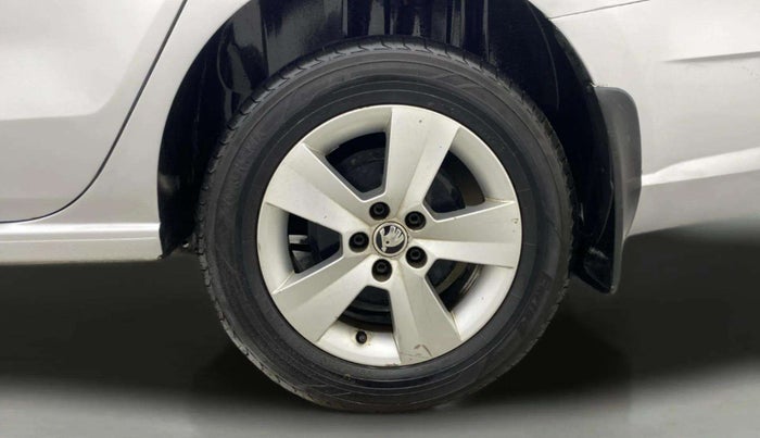 2018 Skoda Rapid AMBITION 1.6 MPI MT, Petrol, Manual, 43,076 km, Left Rear Wheel