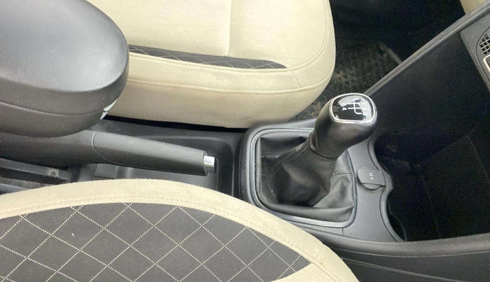2018 Skoda Rapid AMBITION 1.6 MPI MT, Petrol, Manual, 43,076 km, Gear Lever
