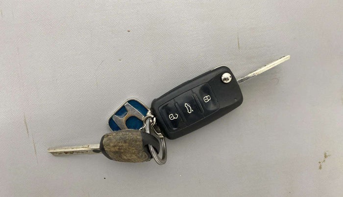 2018 Skoda Rapid AMBITION 1.6 MPI MT, Petrol, Manual, 43,076 km, Key Close Up