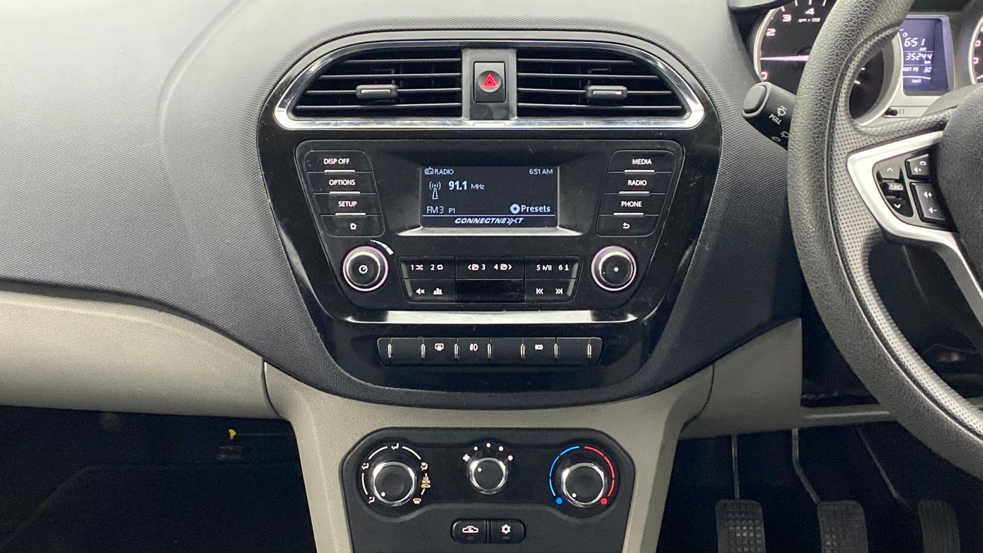 2017 Tata Tiago XZ 1.2 REVOTRON, Petrol, Manual, 35,310 km, Air Conditioner