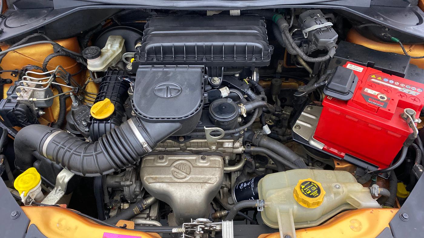 2017 Tata Tiago XZ 1.2 REVOTRON, Petrol, Manual, 35,310 km, Open Bonet