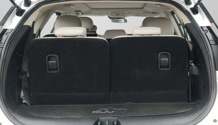 2023 Mahindra XUV700 AX 7 LUXURY D AT 7 STR, Diesel, Automatic, 44,677 km, Boot Inside