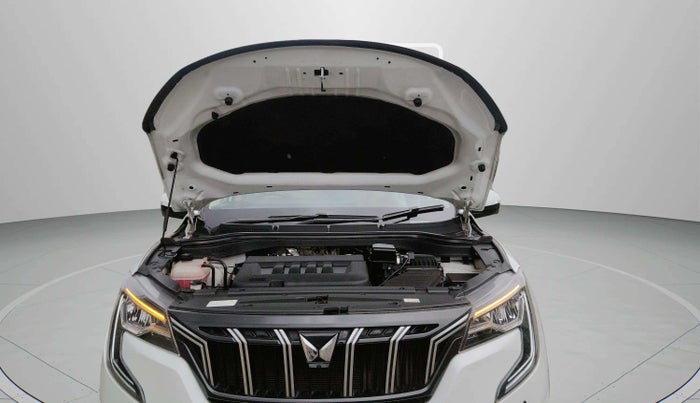 2023 Mahindra XUV700 AX 7 LUXURY D AT 7 STR, Diesel, Automatic, 44,677 km, Open Bonet
