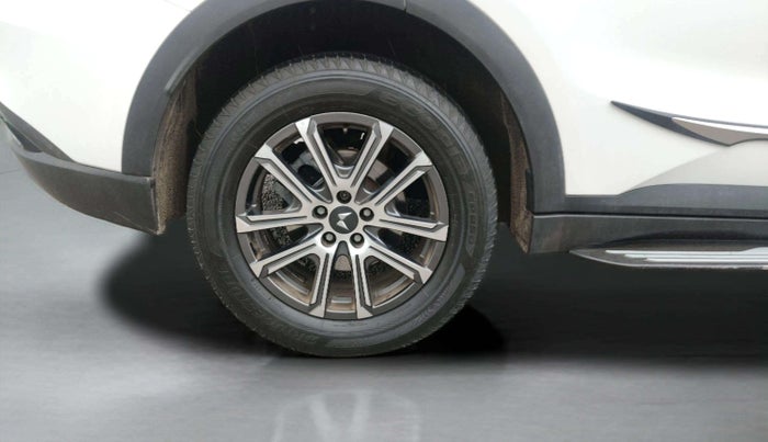 2023 Mahindra XUV700 AX 7 LUXURY D AT 7 STR, Diesel, Automatic, 44,677 km, Right Rear Wheel