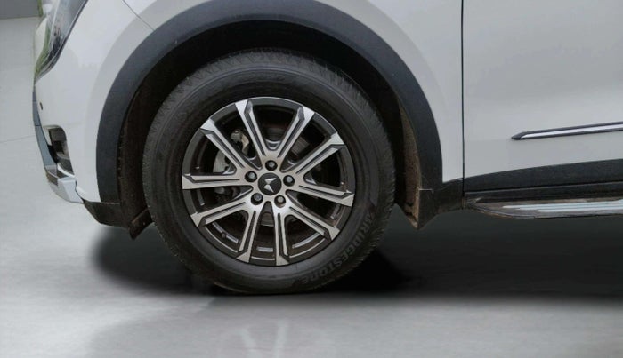 2023 Mahindra XUV700 AX 7 LUXURY D AT 7 STR, Diesel, Automatic, 44,677 km, Left Front Wheel