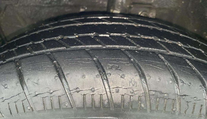 2016 Maruti Celerio VXI AMT, Petrol, Automatic, 32,009 km, Left Front Tyre Tread