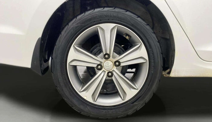 2018 Hyundai Verna 1.6 VTVT SX, Petrol, Manual, 68,123 km, Right Rear Wheel
