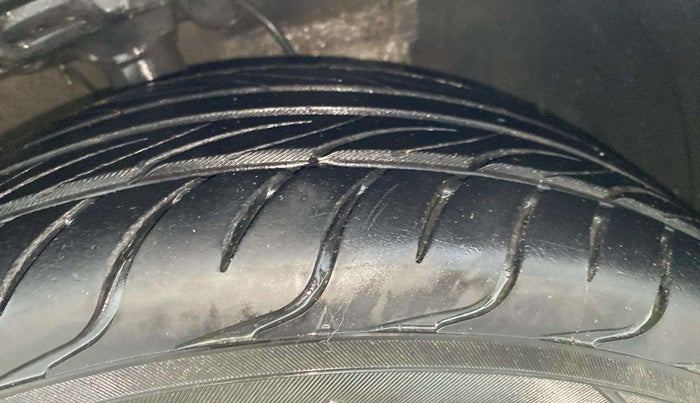 2018 Hyundai Verna 1.6 VTVT SX, Petrol, Manual, 68,123 km, Right Front Tyre Tread