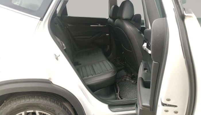 2022 KIA SELTOS GTX PLUS AT 1.5 DIESEL, Diesel, Automatic, 48,674 km, Right Side Rear Door Cabin