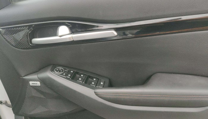 2022 KIA SELTOS GTX PLUS AT 1.5 DIESEL, Diesel, Automatic, 48,674 km, Driver Side Door Panels Control