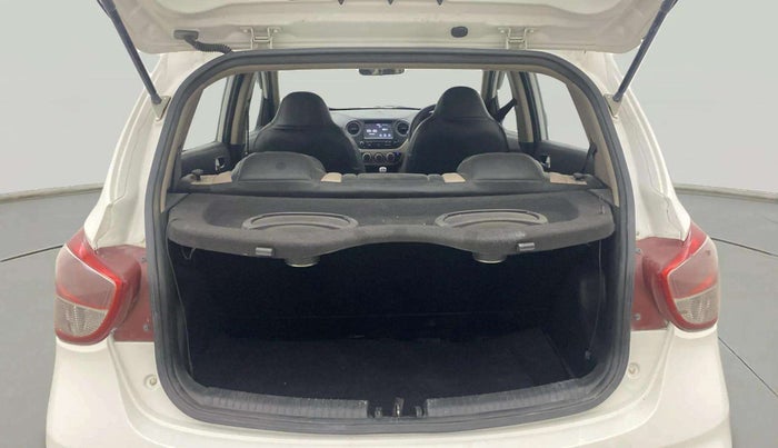 2017 Hyundai Grand i10 SPORTZ 1.2 KAPPA VTVT, Petrol, Manual, 73,725 km, Boot Inside