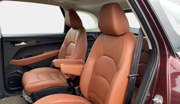 2021 MG HECTOR PLUS SHARP 1.5 PETROL TURBO HYBRID MT 6-STR, Petrol, Manual, 8,067 km, Right Side Rear Door Cabin