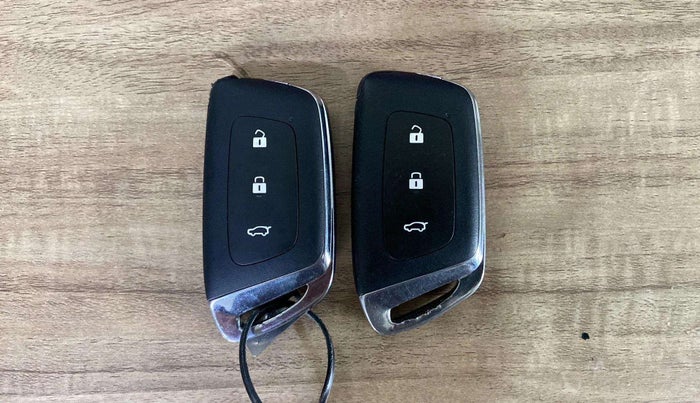 2021 MG HECTOR PLUS SHARP 1.5 PETROL TURBO HYBRID MT 6-STR, Petrol, Manual, 8,067 km, Key Close Up