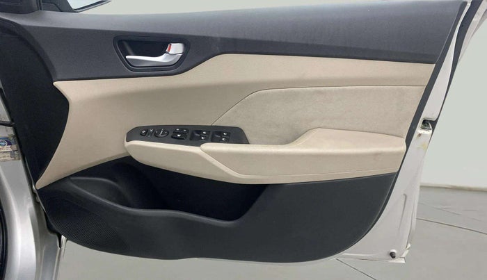 2018 Hyundai Verna 1.6 VTVT SX, Petrol, Manual, 59,585 km, Driver Side Door Panels Control