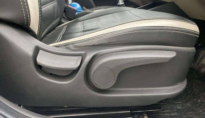 2018 Hyundai Verna 1.6 VTVT SX, Petrol, Manual, 59,585 km, Driver Side Adjustment Panel
