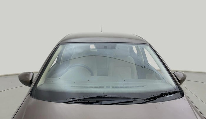 2015 Volkswagen Vento HIGHLINE 1.6 MPI, Petrol, Manual, 62,745 km, Front Windshield