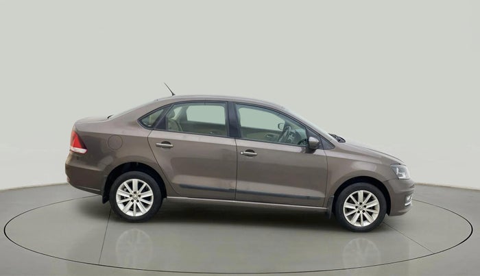 2015 Volkswagen Vento HIGHLINE 1.6 MPI, Petrol, Manual, 62,745 km, Right Side View