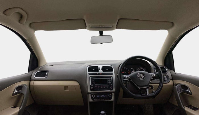 2015 Volkswagen Vento HIGHLINE 1.6 MPI, Petrol, Manual, 62,745 km, Dashboard