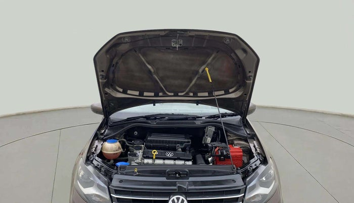 2015 Volkswagen Vento HIGHLINE 1.6 MPI, Petrol, Manual, 62,745 km, Open Bonet