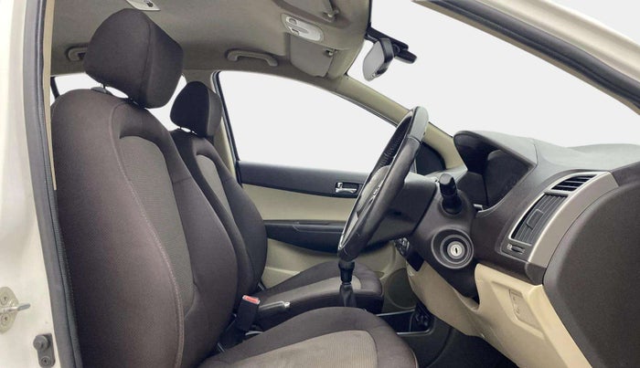 2014 Hyundai Elite i20 SPORTZ 1.2, Petrol, Manual, 70,138 km, Right Side Front Door Cabin