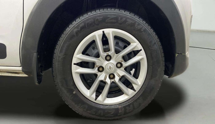 2022 Renault TRIBER RXT AMT, Petrol, Automatic, 16,104 km, Right Front Wheel