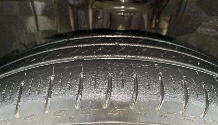 2022 Renault TRIBER RXT AMT, Petrol, Automatic, 16,104 km, Left Front Tyre Tread