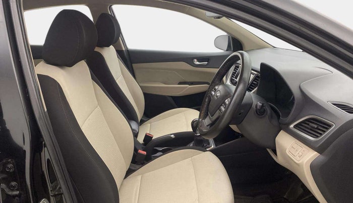 2018 Hyundai Verna 1.6 VTVT SX, Petrol, Manual, 29,835 km, Right Side Front Door Cabin
