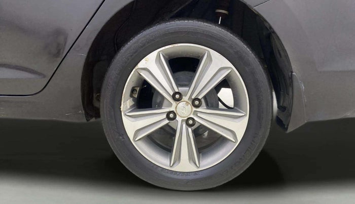 2018 Hyundai Verna 1.6 VTVT SX, Petrol, Manual, 29,835 km, Left Rear Wheel