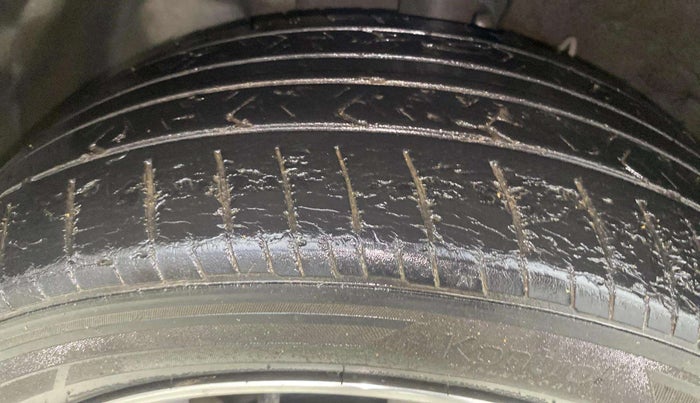 2018 Hyundai Verna 1.6 VTVT SX, Petrol, Manual, 29,835 km, Left Front Tyre Tread